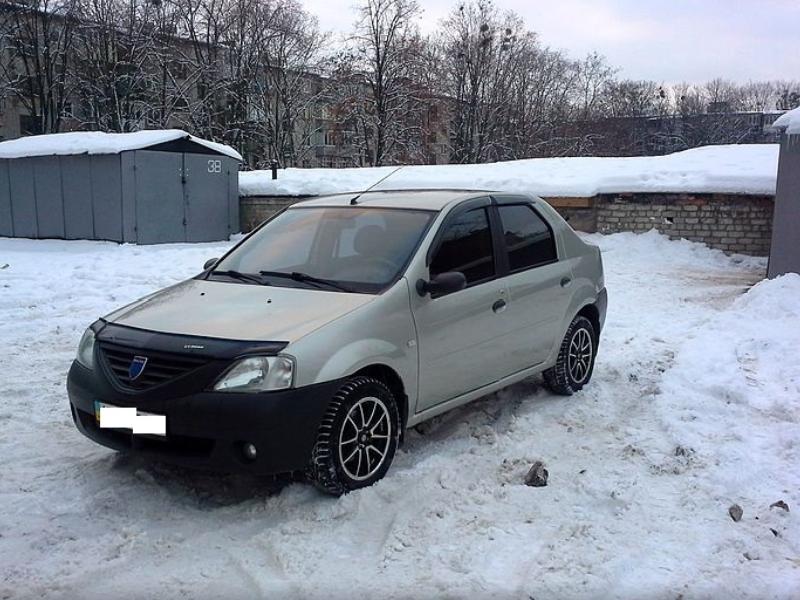 ФОТО Сигнал для Dacia Logan  Киев