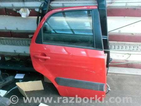 Дверь задняя правая для Suzuki SX4 Ровно