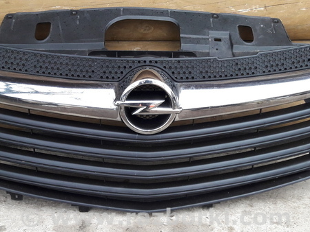 Решетка радиатора для Opel Vivaro Ковель