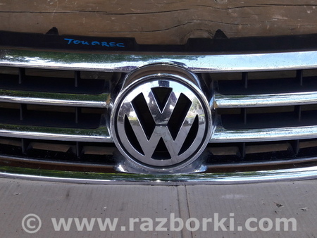 Решетка радиатора для Volkswagen Touareg  (10-17) Ковель