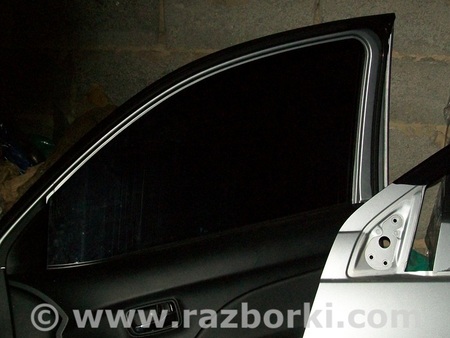 Дверь задняя правая в сборе для Mitsubishi Outlander XL Киев