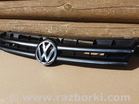 Решетка радиатора для Volkswagen Touareg  (10-17) Ковель 7P6853651